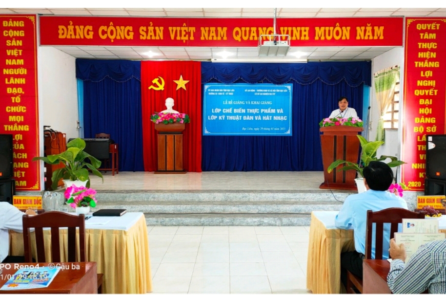Ông Nguyễn Bê On Giám đốc Cơ sở cai nghiện ma túy phát biểu khai giảng lớp học