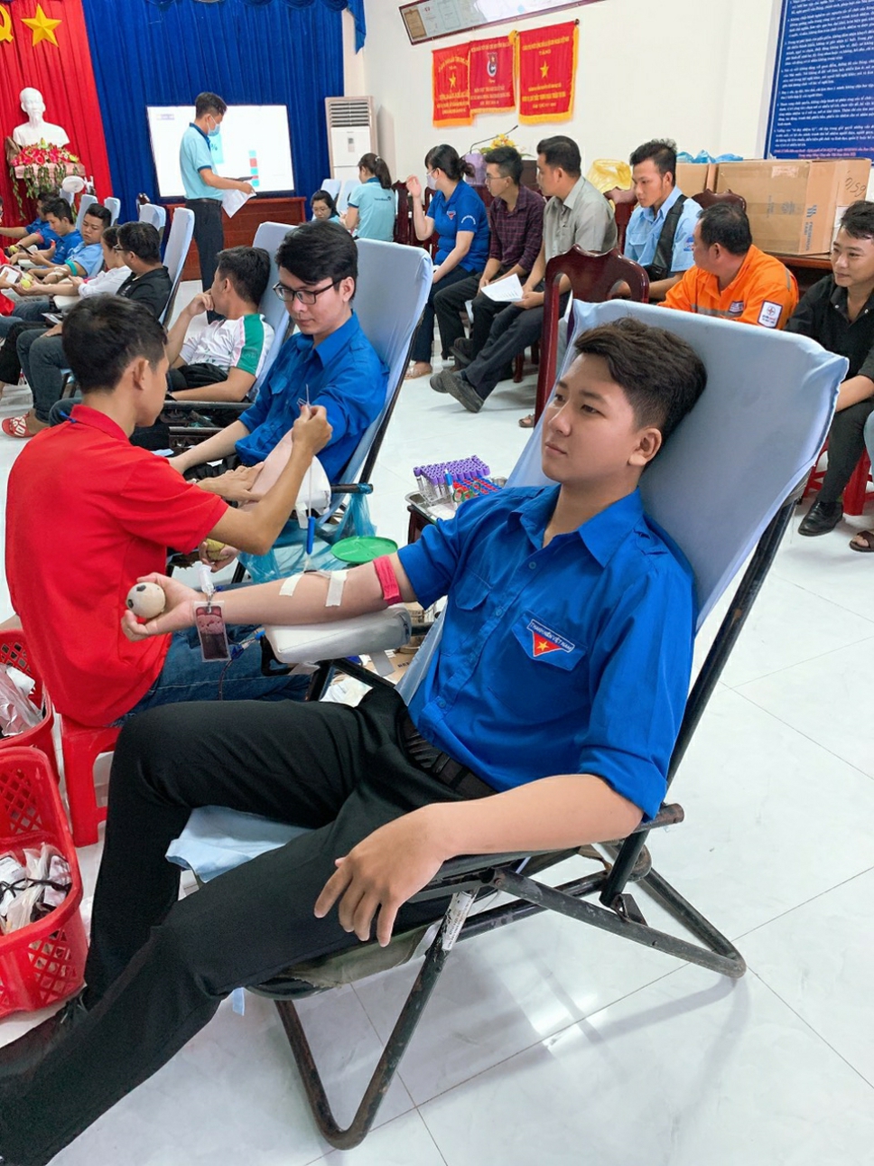 Đoàn viên thanh niên chi đoàn Cơ sở cai nghiện ma túy tham gia hiến máu nhân đạo